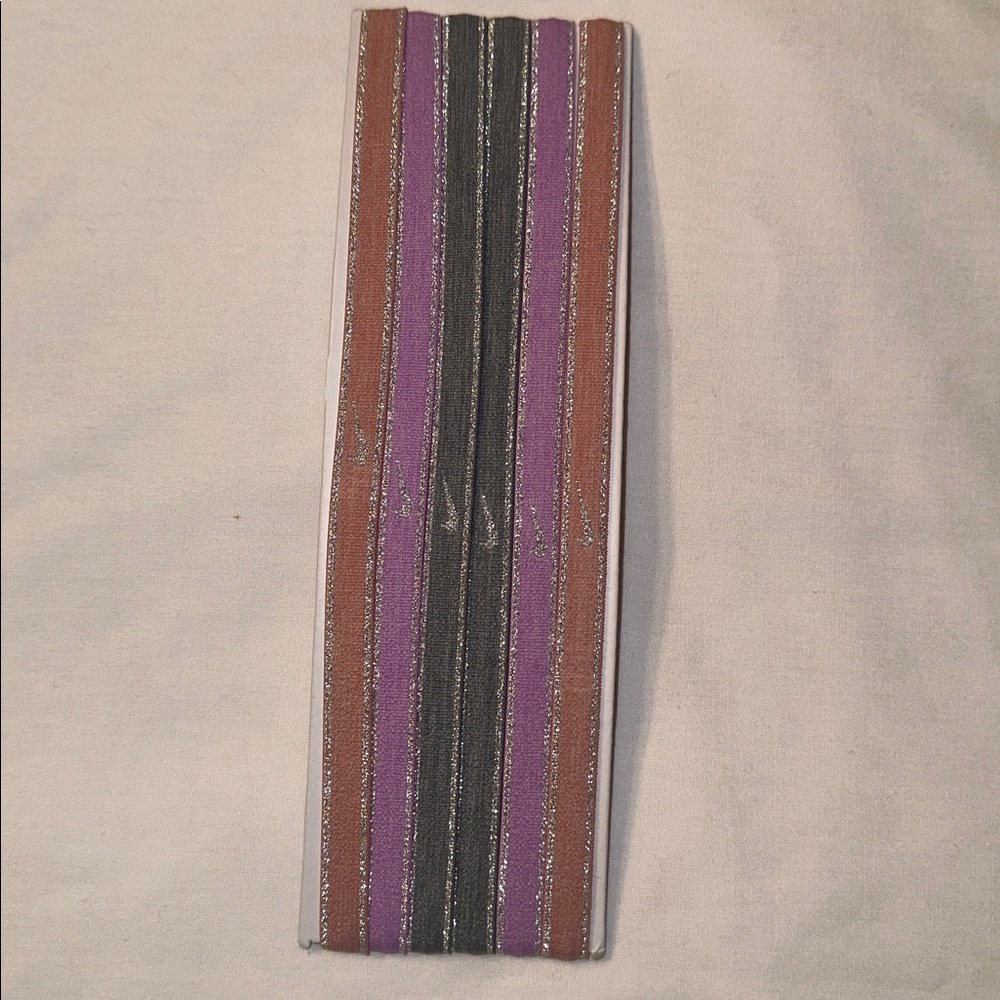 NWOT Nike Gray and Pink Headbands (6)